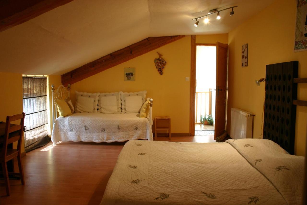 La Fermette Champenoise Bed & Breakfast Jonquery Room photo